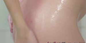 Oiled lesbian teen 69s masseuse
