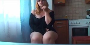 Elle se masturbe dans un bon moyen by Clessemperor