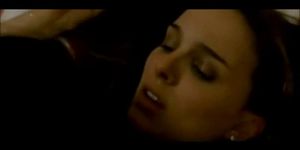 Natalie Portman and Mila Kunis getting it on - video 1 (Milla Vincent)