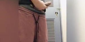 Nagjakol na naman ang daddy nyo sa public CR