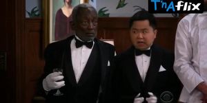 Kat Dennings Sexy Scene  in 2 Broke Girls
