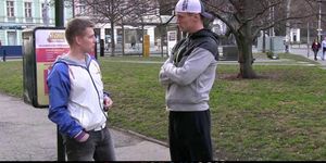 GAME FOR GAY - He seduces him with ease