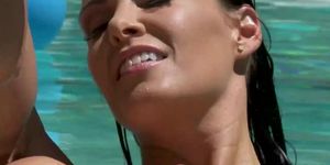 Brazzers - Splish Splash... I Want Dick In My Vag! (Johnny Sins, Vanilla Deville)
