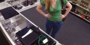 Bigtits pawnee facialized by pawnshop broker