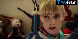 Melissa Rauch Sexy Scene  in The Bronze