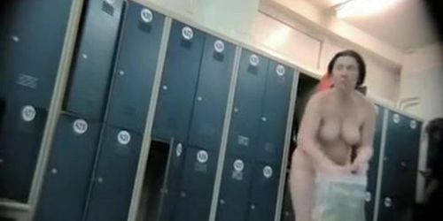 Fat woman tits and pussy spied in dressing room