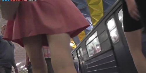 Athletic butt seen under skirt in upskirting video