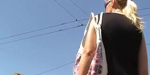 This Girl Nearly Noticed My Upskirt Spy Camera