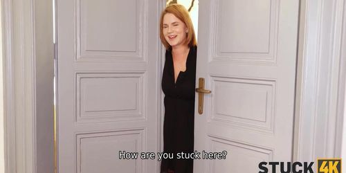 STUCK4K. Redhead is stuck because of big boobs and has unexpected sex (Katarina Rina)