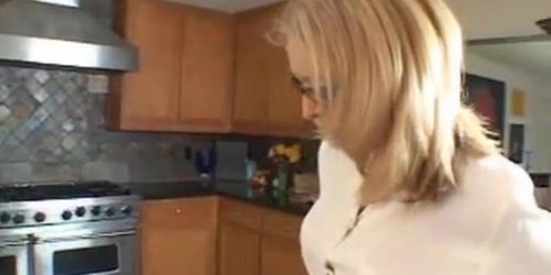 Nina Hartley Super Milf (Nikita Williams)