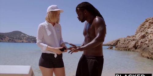 BLACKED She was on vacation and wanted to treat herself to some BBC (Emily Cutie, Marina Visconti)