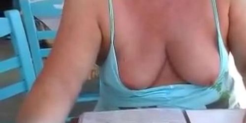 Bimbo's getting naughty in public flashing video
