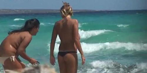 Lesbian Beach Tits - Huge Lesbian Beach Tits - Tnaflix.com