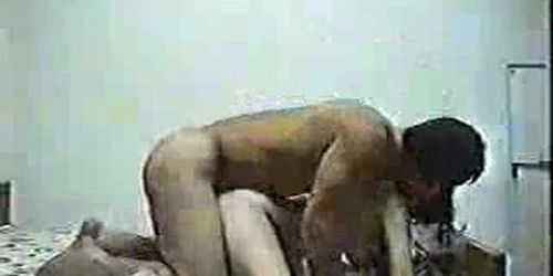 Home made teen get her ass stretched.