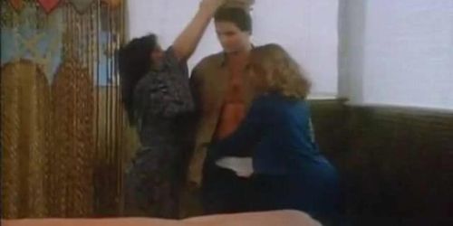 THE CLASSIC PORN - Chinees girl and sexy blondie in classic porn movie (Isis Taylor)