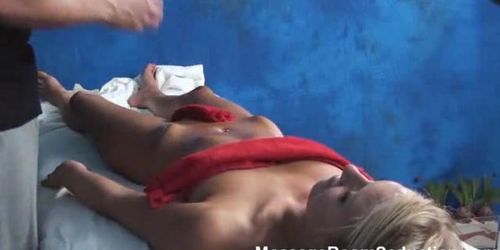 Passioante blond loves to fuck