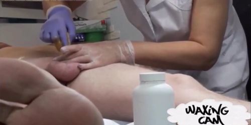Dick Waxing at Salon (Hiddencam___) - Tnaflix.com