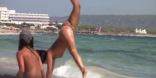 Nude Beach Naked Gymnastics (horny Slut Finds a Fun way to Flash her Spread Pussy to her Friends)