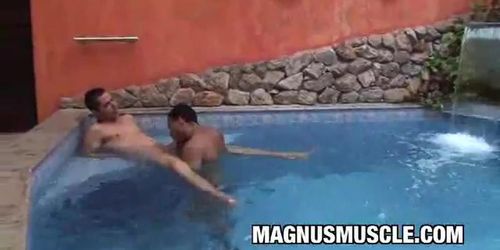 MAGNUS MUSCLE - Latin Muscle Dudes Fucking By The Pool (Andre Dumont, Nestee Shy, Poax Hoffin)