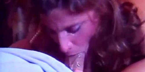 THE CLASSIC PORN - Feeding both babes with one stuff - video 1 (Isis Taylor)