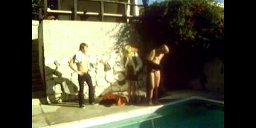 The Winning Stroke (USA 1973) (Cyndee Summers, Isis Taylor, John Holmes, Orita De Chadwick, Ric Lutze)