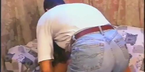 Morena linda e gostosa gemendo e gozando dando a bucetinha e o cusinho bem gostoso