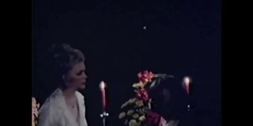 Sweet Buns (USA 1976) (Desiree West, Isis Taylor, Jennifer Welles, Linda Wong, Rachel Ryan)