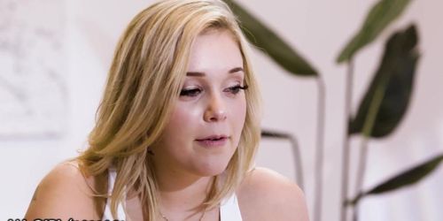 ALL GIRL MASSAGE College Teen Kali Roses Gives Her Bestie A Memorable Massage With Her Tongue (Aria Banks)