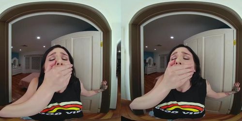 Risky Screw With Rosalyn Sphinx While Her Parents Sleep Vr Porn