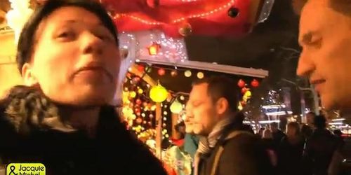 Ils trouvent une salope gourmande au marche de Noel sur les Champs-Elysees pour un gangbang merci justine