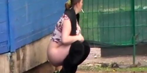 Pregnant Woman go to pee