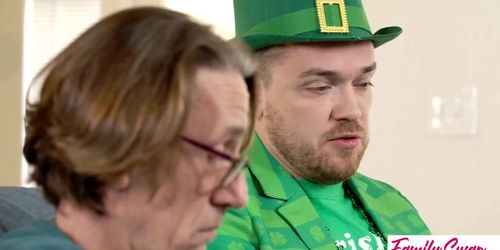 Swap Dad "I am the man, and I'm gonna show you" S2:E8 (Angel Youngs, Katie Monroe, Kyle Mason, Steve Holmes)