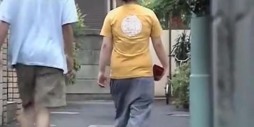 Street sharking with woman in jeans shorts 