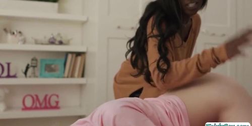 Tranny ass fuck while kissing ebony babbe interracial threesome (Ana Foxxx, Draven Navarro, Izzy Wilde)