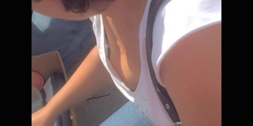 Rare boobs downblouse of the real amateur brunette milf