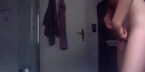 Daughter spied while shaving pussy (Tiny pussy)