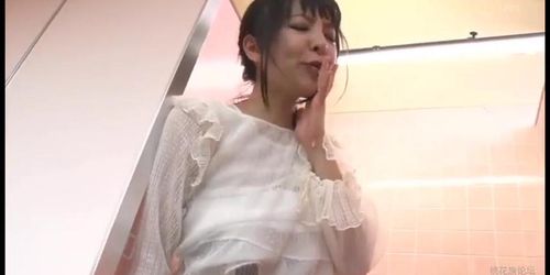 GIRO-035 I Got Aphrodisiac Toilet Paper On A Girls' Toilet, So I Did Not Know Anything And My Wife Who W