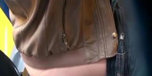 Big ass woman peeing public toilet