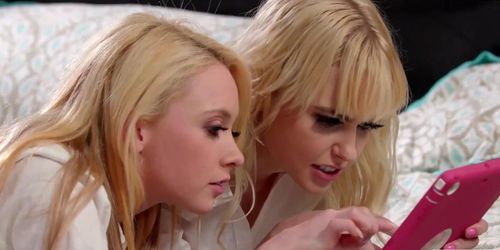 College Girls Discovering Lesbian Porn - Chloe Cherry, Athena Rayne (Chloe Couture)