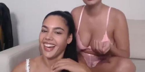 Sesi�n webcam completa l�sbica PornStar Apolonia y Amaranta Parte 1 (Apolonia Lapiedra)