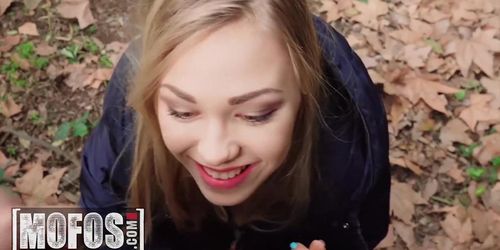 Mofos � Selvaggia Finds Her Adventurous Side And Gives Erik Everhard�s A Blowjob In Public