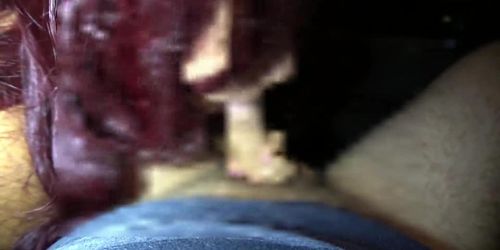 seduciendo al chofer de Uber... me lo cojo en p�blico sin cond�n por un viaje gratis. Squirt
