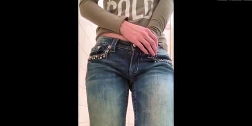 Fingering myself after I pissed in my pants