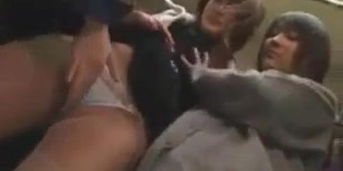 Schoolgirls Swooped Milf In Bus