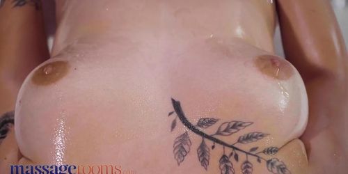 Massage Room – Euro brunette Little Eliss has romantic fuck in oil (Zara Lick)
