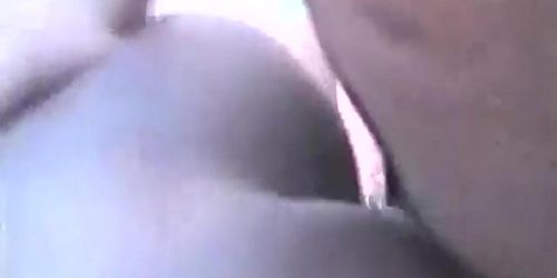 Mulata rabuda gostosa gemendo e gozando dando a bucetinha e o cusinho bem gostoso pra 3 negão