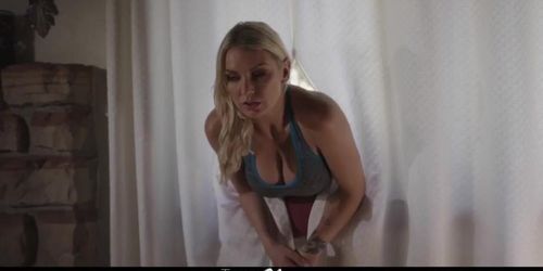 This trans girl finds a very appetizing pussy in a window, look what happens! (Daisy Taylor)