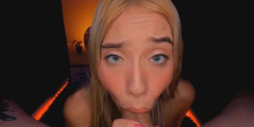 Pretty Shemale Sucks And Swallows
