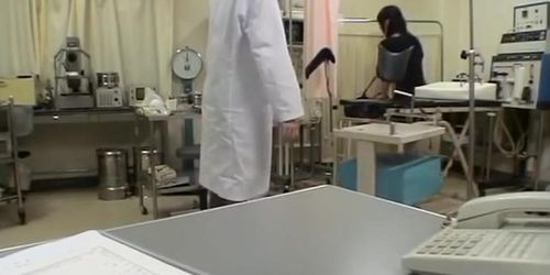 Jap teen fucked with a dildo during her pussy exam