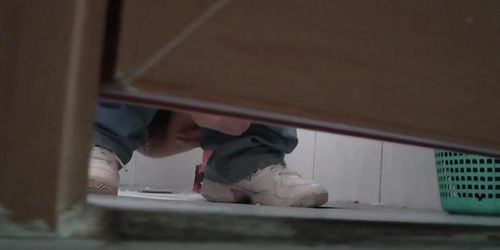 Awesome ladies are taking a good piss in the toilet